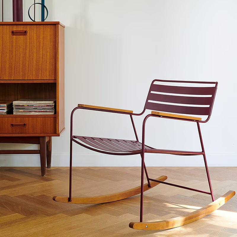 Chaise à bascule surprenante