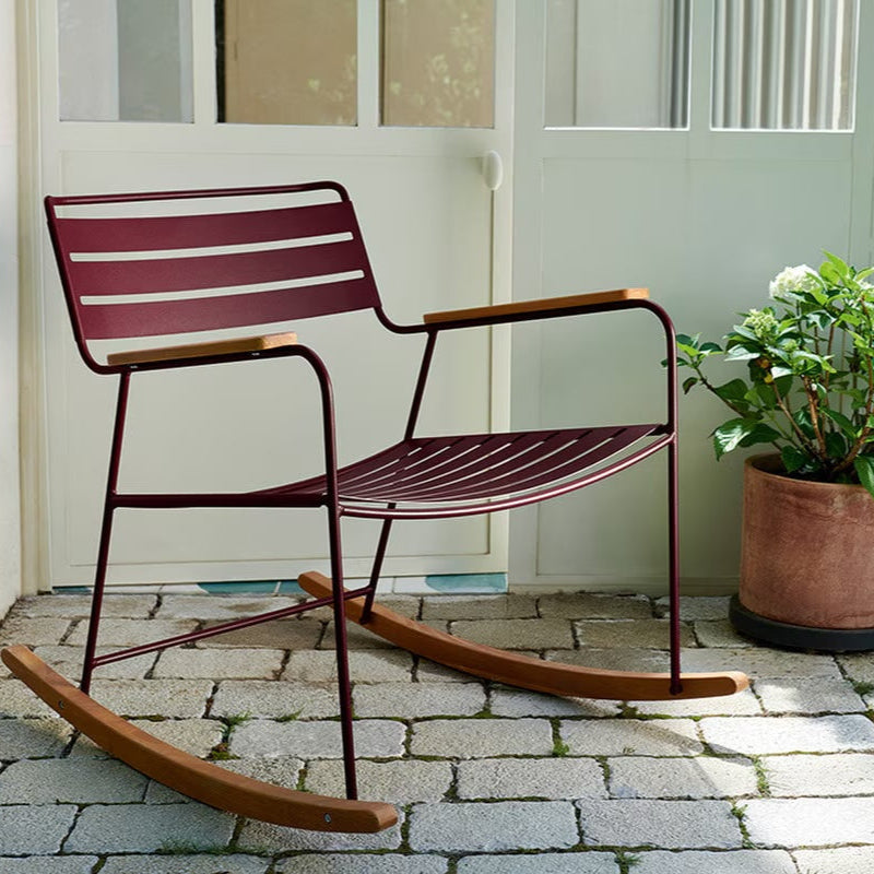 Chaise à bascule surprenante