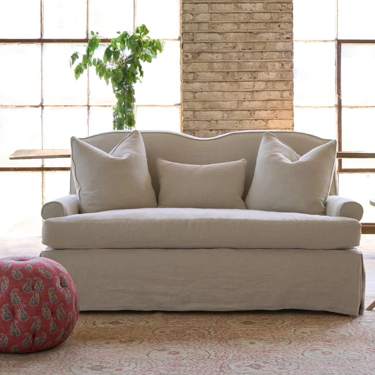 Causeuse Gilmore : fabriquée sur commande