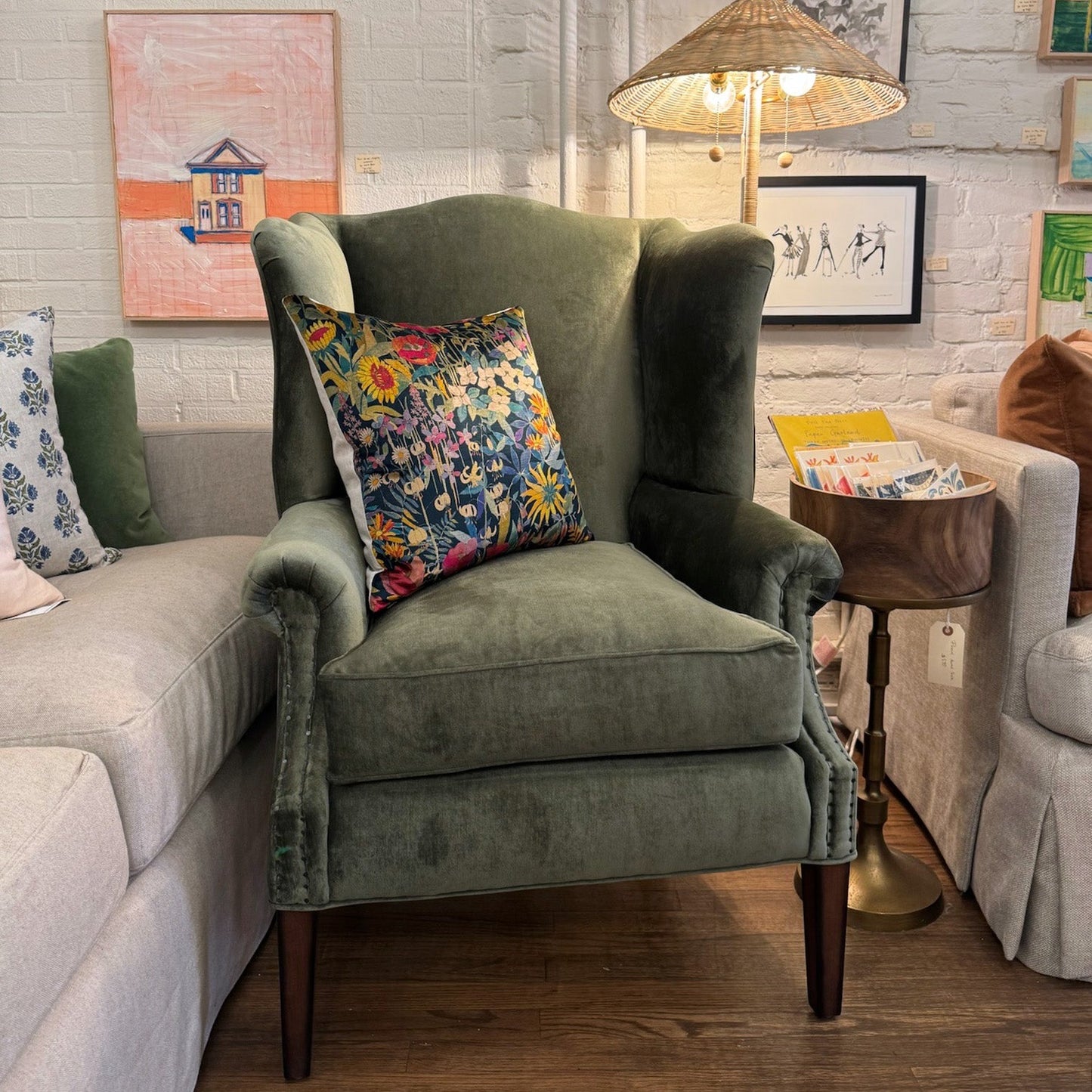 Fauteuil à oreilles Thorn Tail en Apollo Moss (image du magasin présentée)