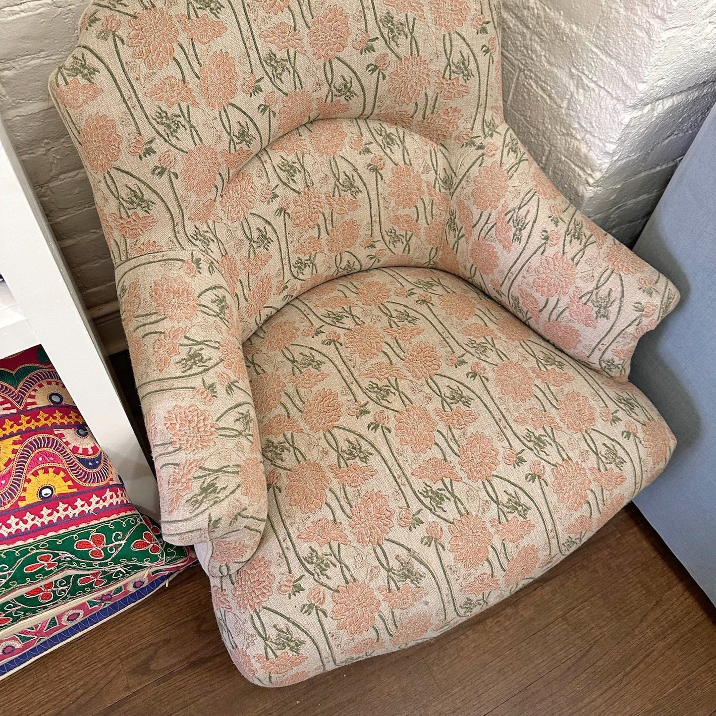 Chaise Tulipe en tissu spécial