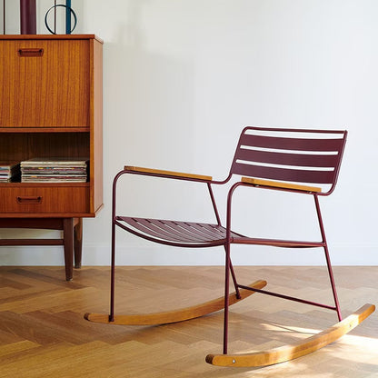 Chaise à bascule surprenante