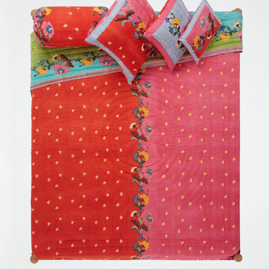 Couette indonésienne à motif de roses rouges