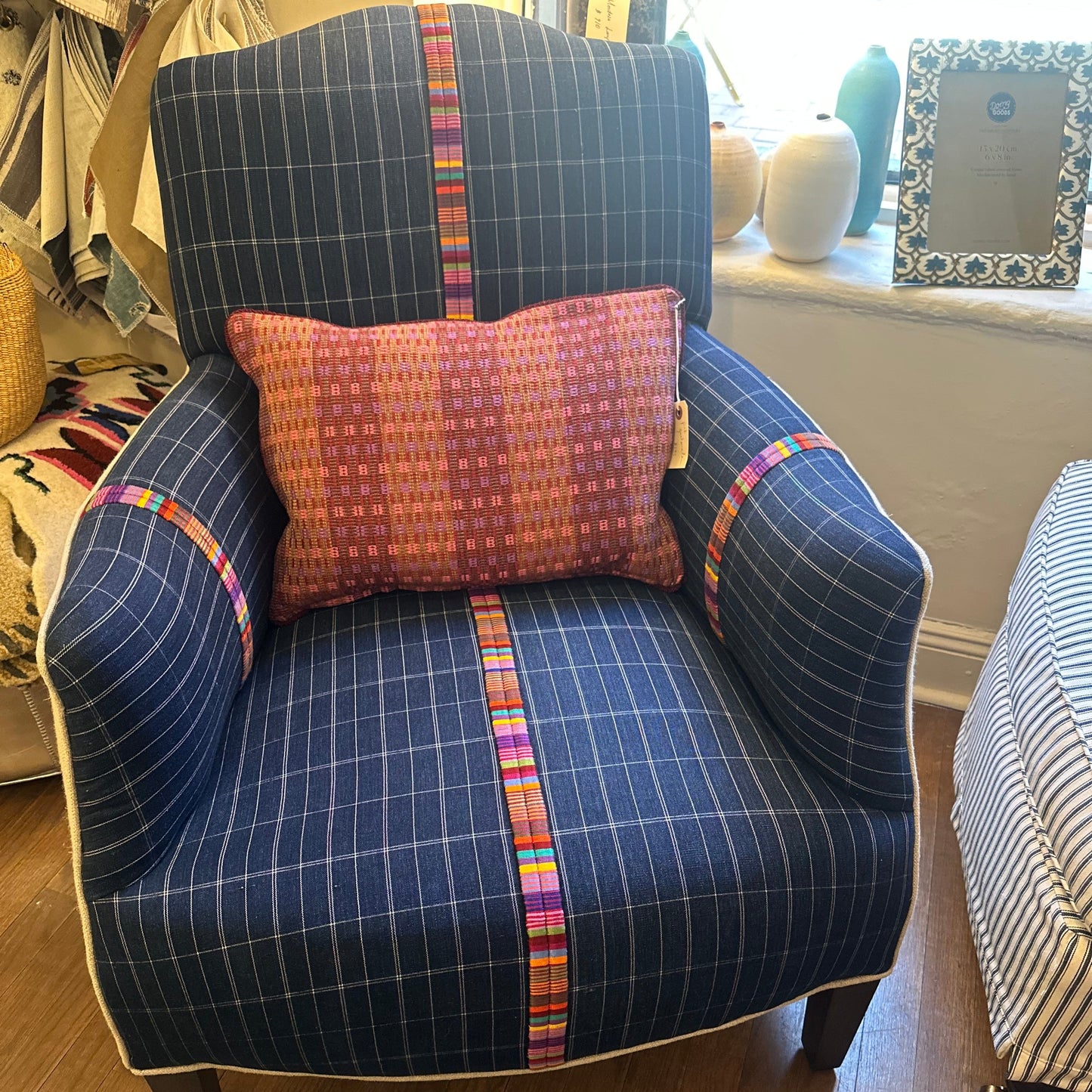 Chaise Remi en tissu vintage (image du magasin présentée)