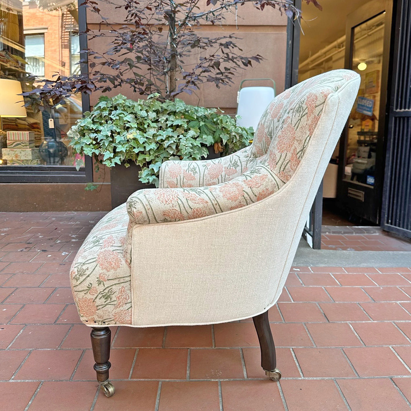 Chaise Tulipe en tissu spécial